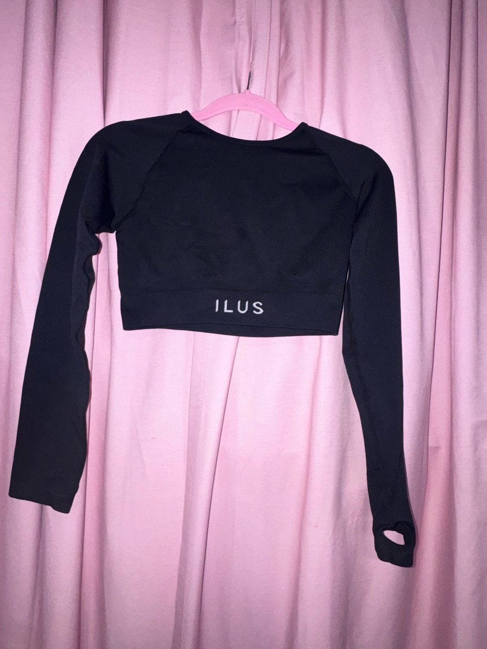 Black Long-Sleeve Crop Top